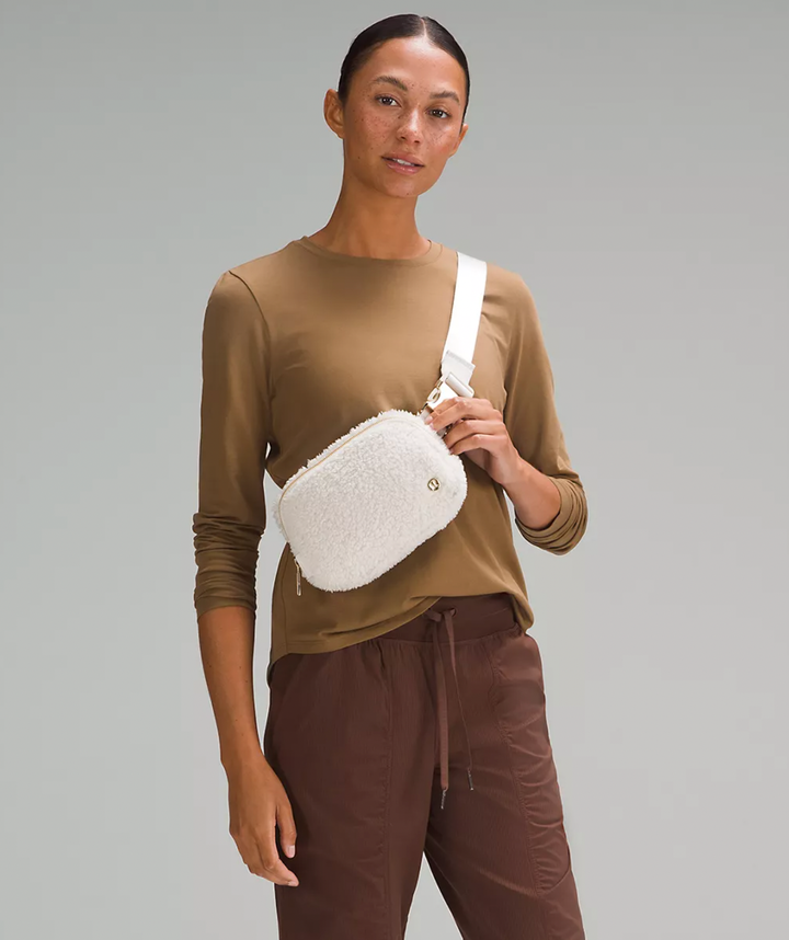 Lululemon + Multi-Pocket Belt Bag