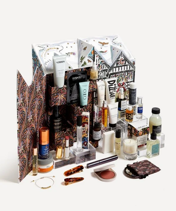 Face by the new @revolvebeauty advent calendar. The ultimate beauty  essentials set 🖤