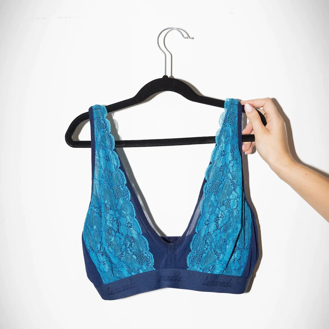 UNIQLO INDIA on X: A Bra Top, with both the support of a bra and the  functionality of a top. Wear when you relax at home, when you work, when  you do