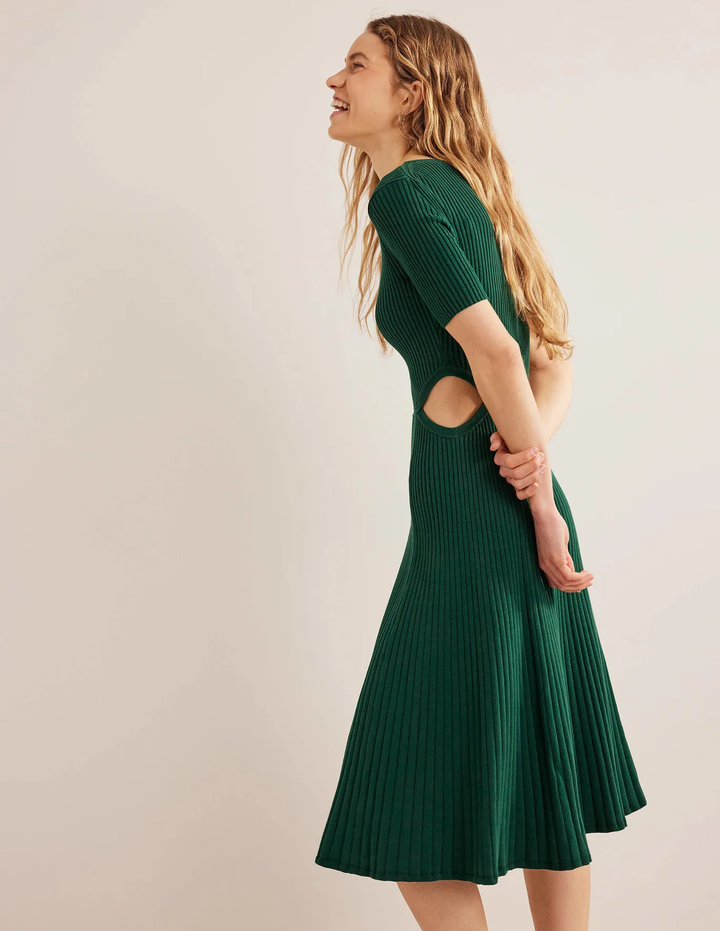The 28 Best Petite Party Outfits For Christmas 2023