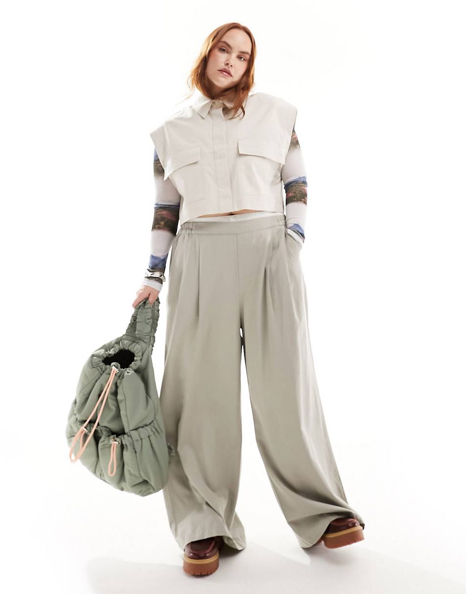 8 Spring 2024 Pants Trends We're Seeing Everywhere, and How to