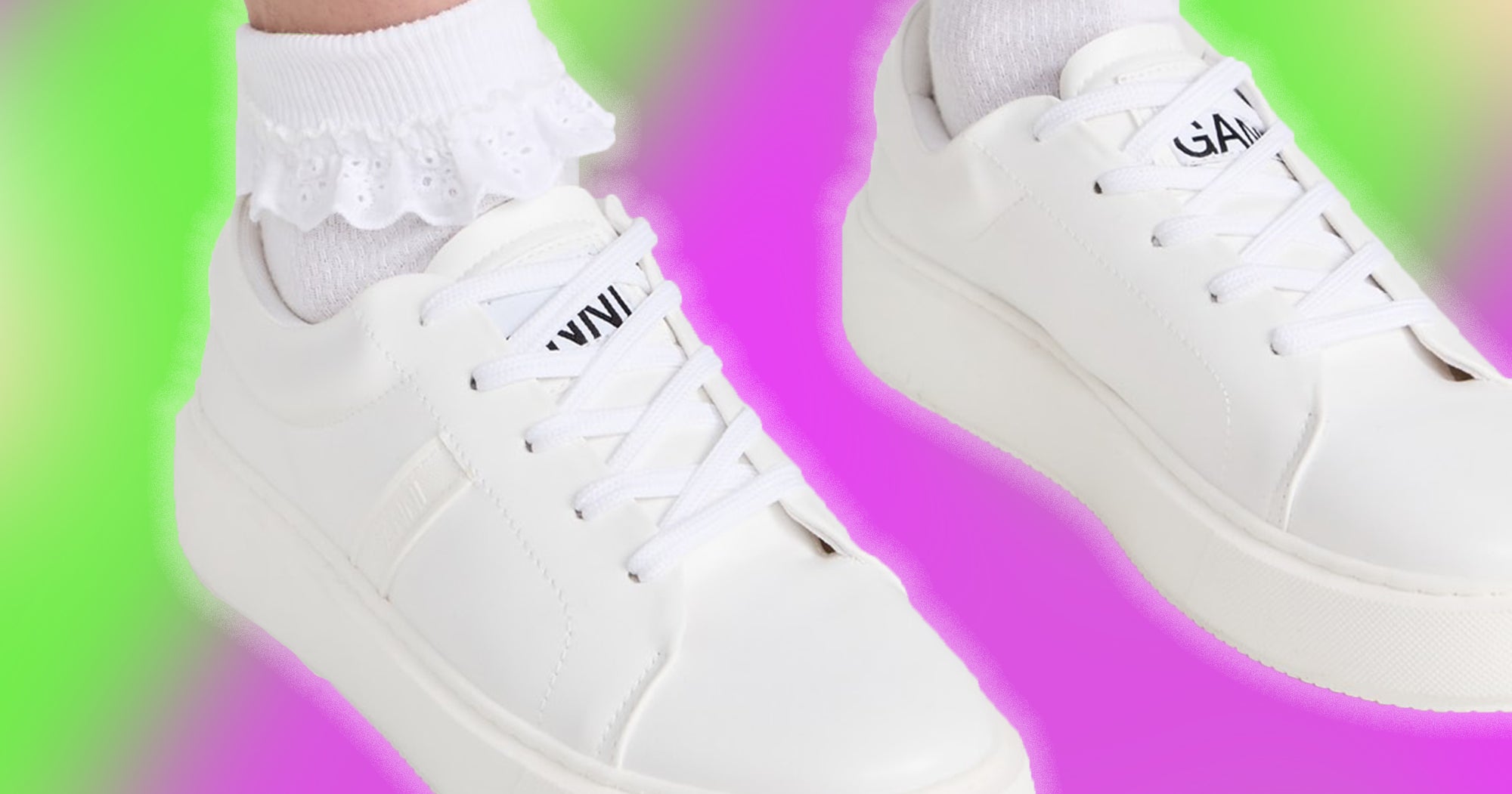The 24 Best White Sneakers For Any Outfit & Every Season thumbnail