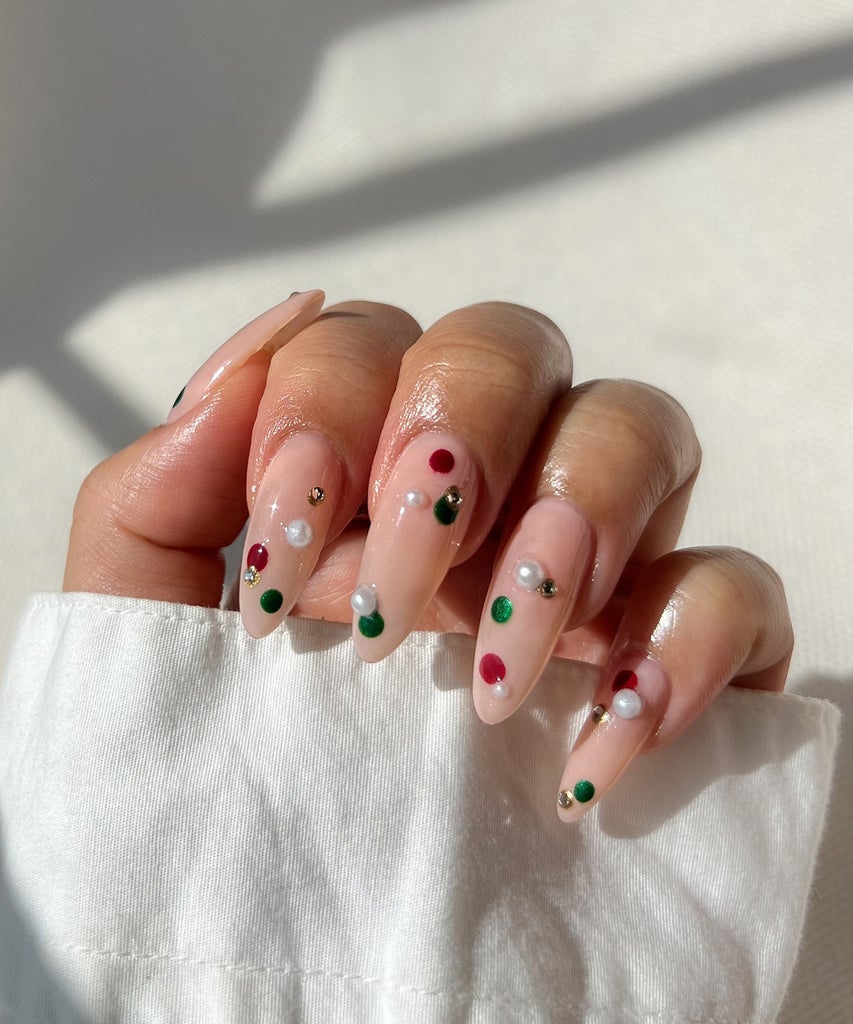 12 Subtle & Sophisticated Festive Nail Art Ideas (& No Rudolph In Sight)