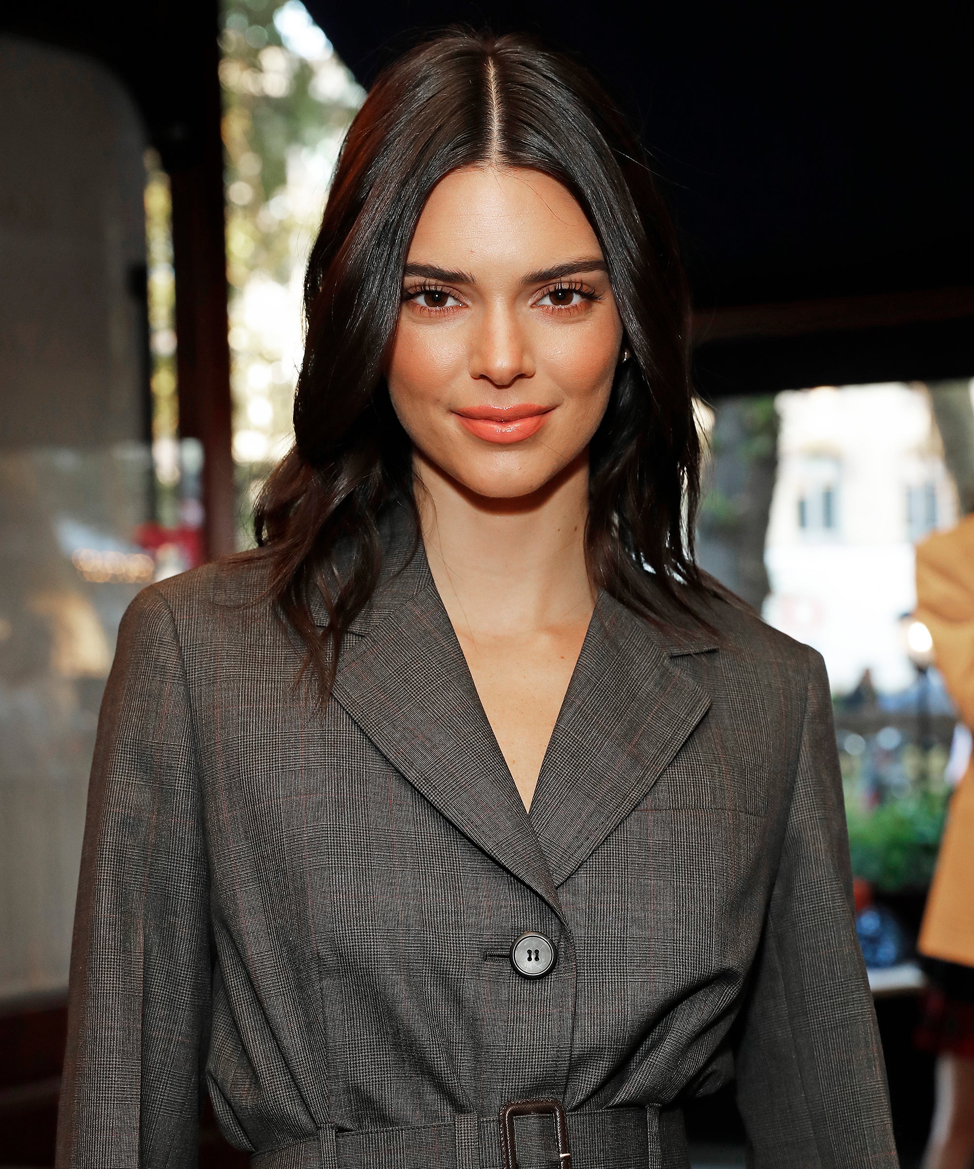 Kendall Jenner Reveals Blonde Hair For Fashion Week