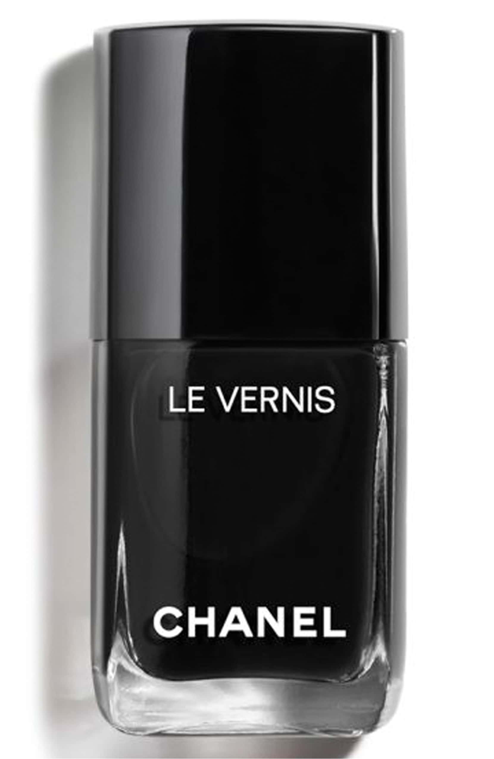Chanel + Chanel Le Vernis Longwear Nail Colour in Pure Black