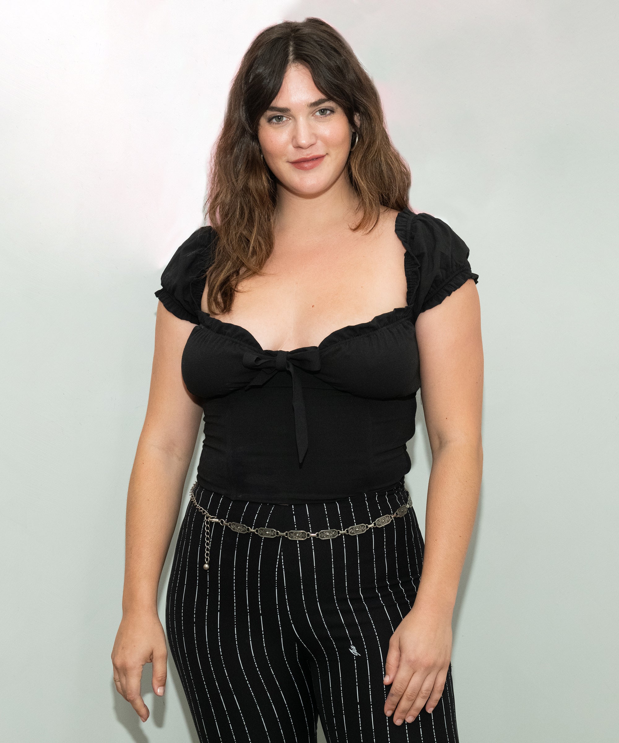 Does Victoria's Secret decision to feature a plus-size model in