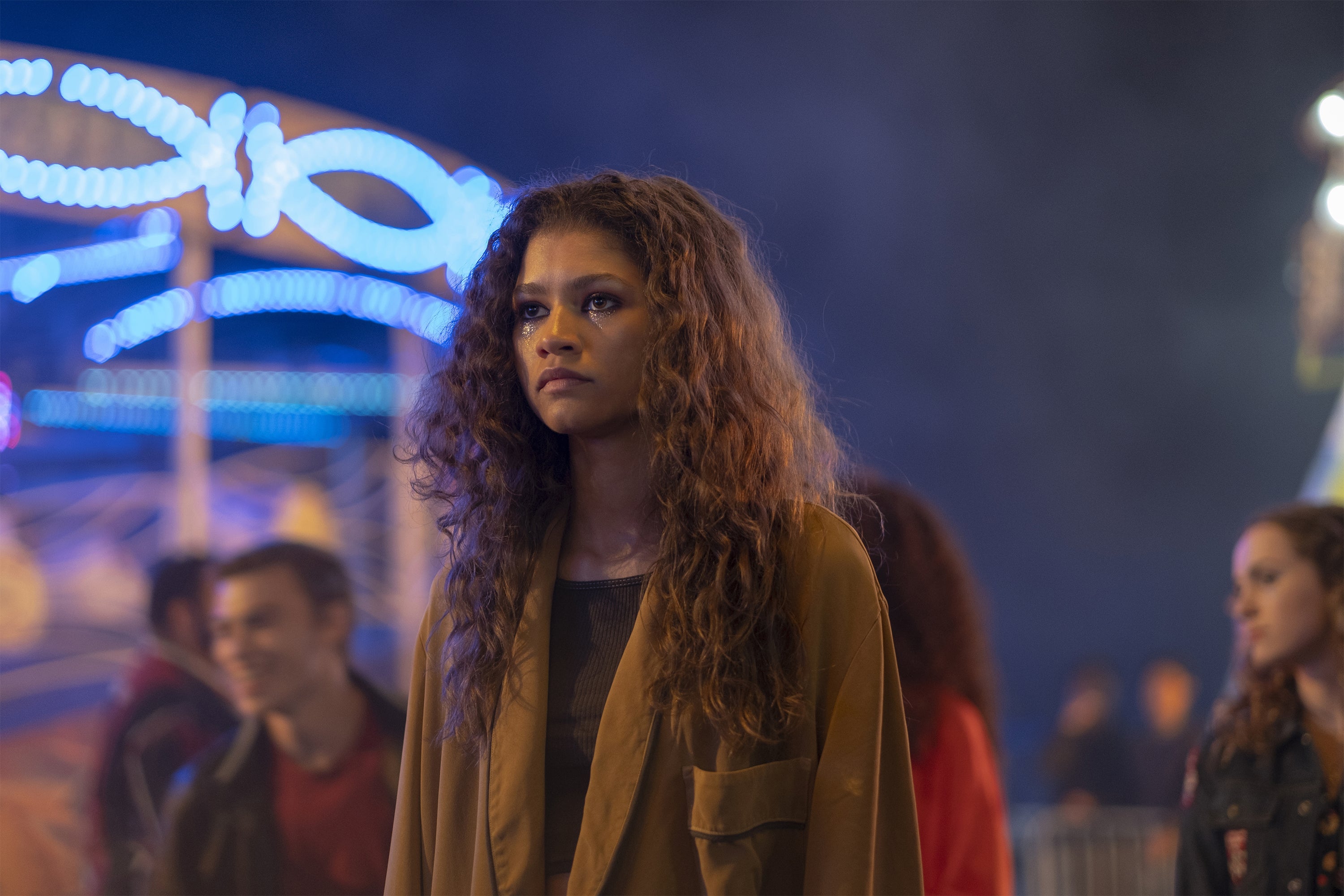 Does anyone know where i could get the pants Jules is wearing in episode  two? : r/euphoria