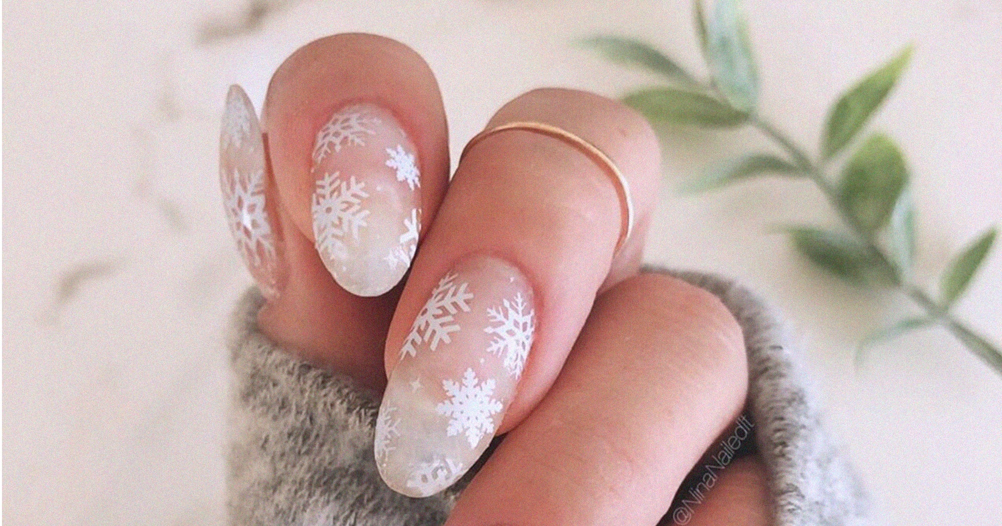 5. "Sparkling Christmas Manicure" - wide 2