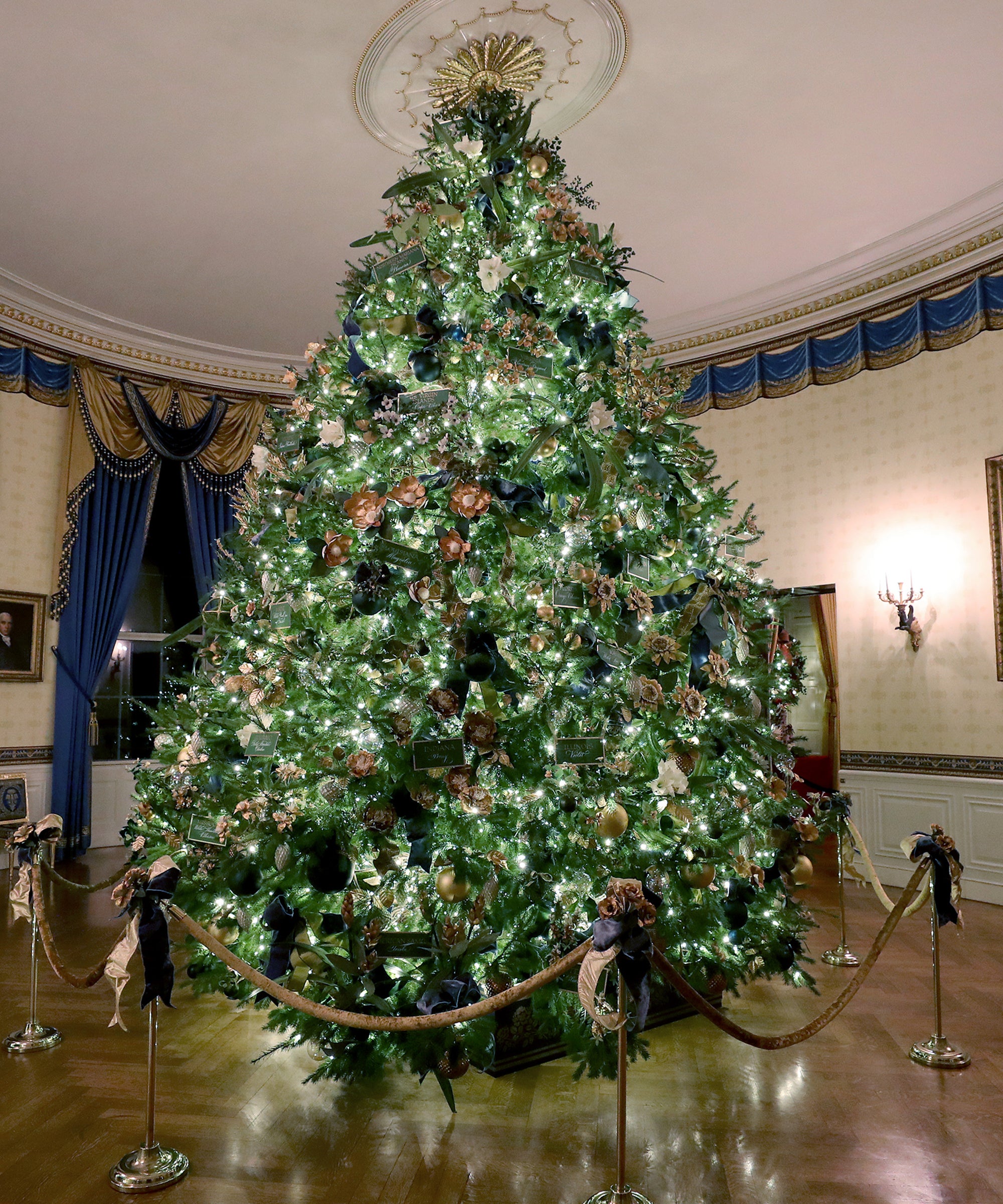 Melania Trump White House Christmas Decorations Return