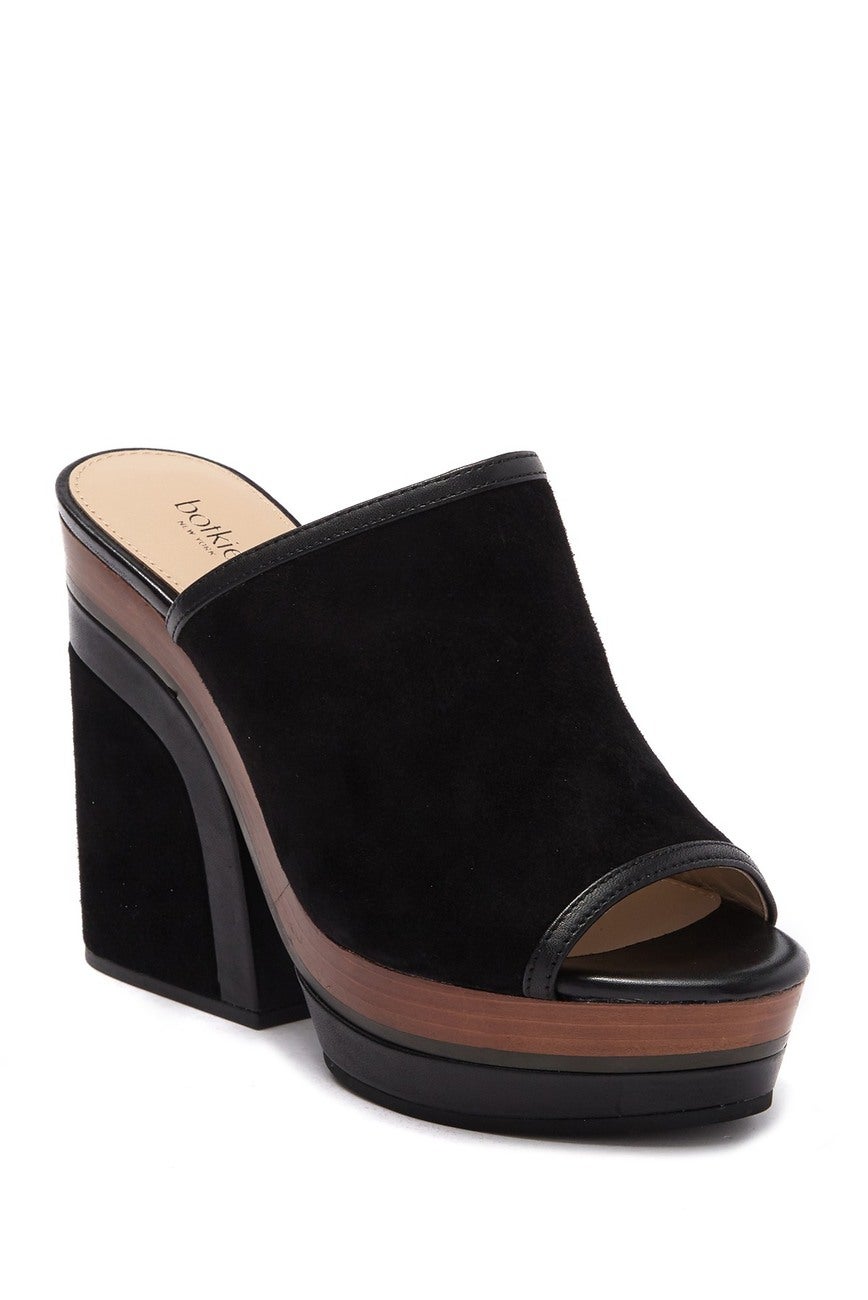 Botkier clearance platform sandal