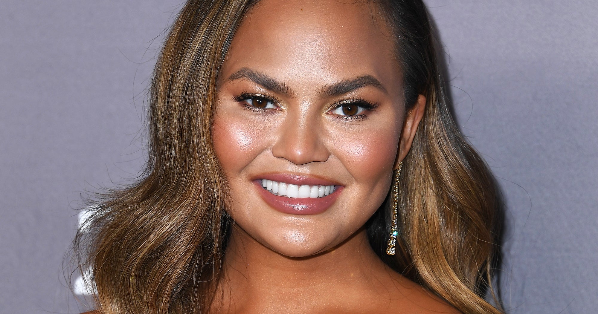 Chrissy Teigen Channels Melania Trump With New Hair