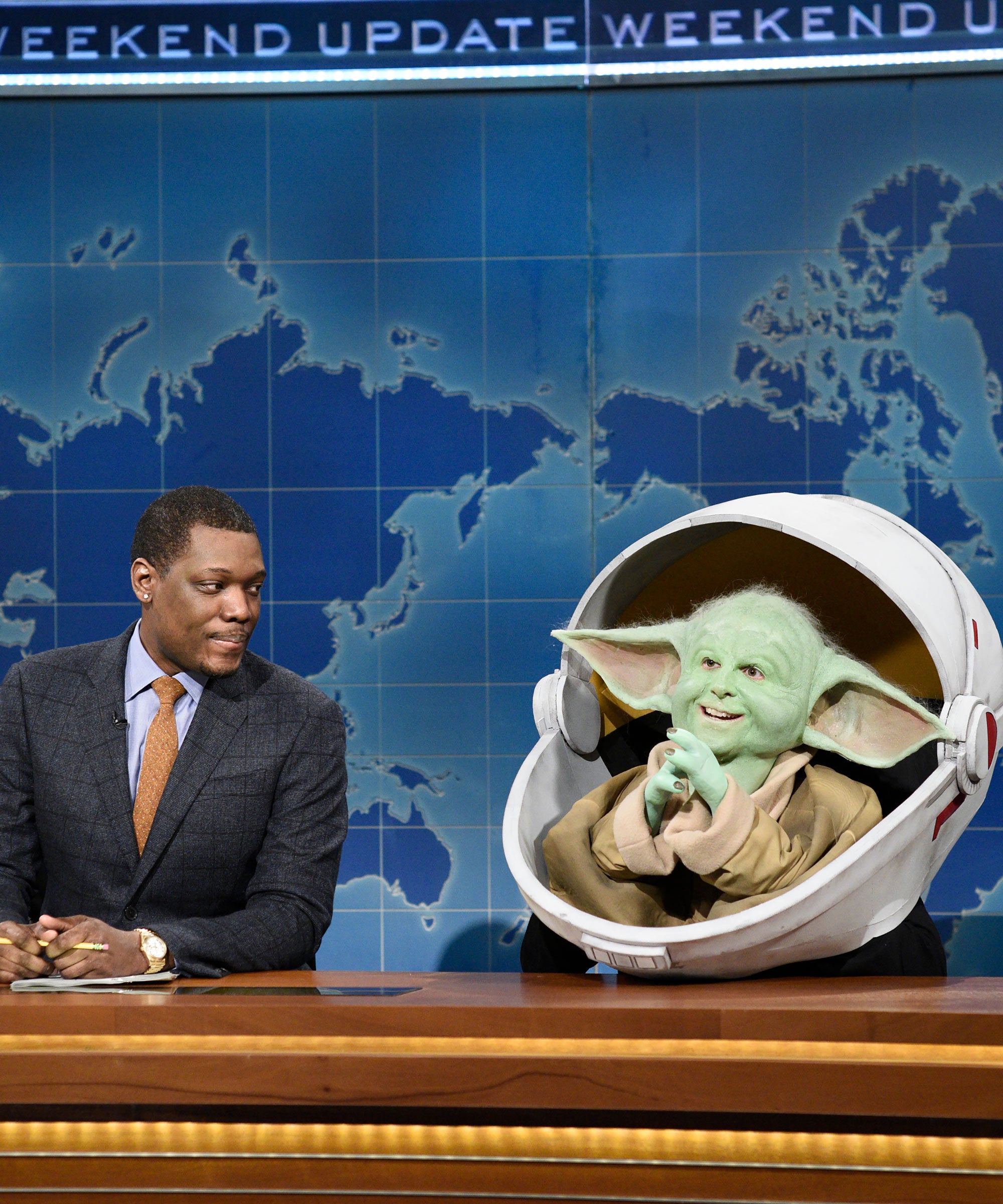 SNL: Kyle Mooney plays Baby Yoda on Weekend Update.