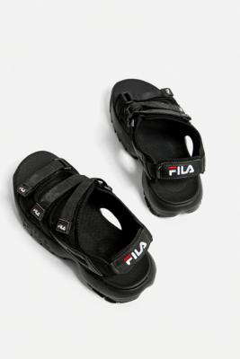 Fila disruptor hot sale black sandals