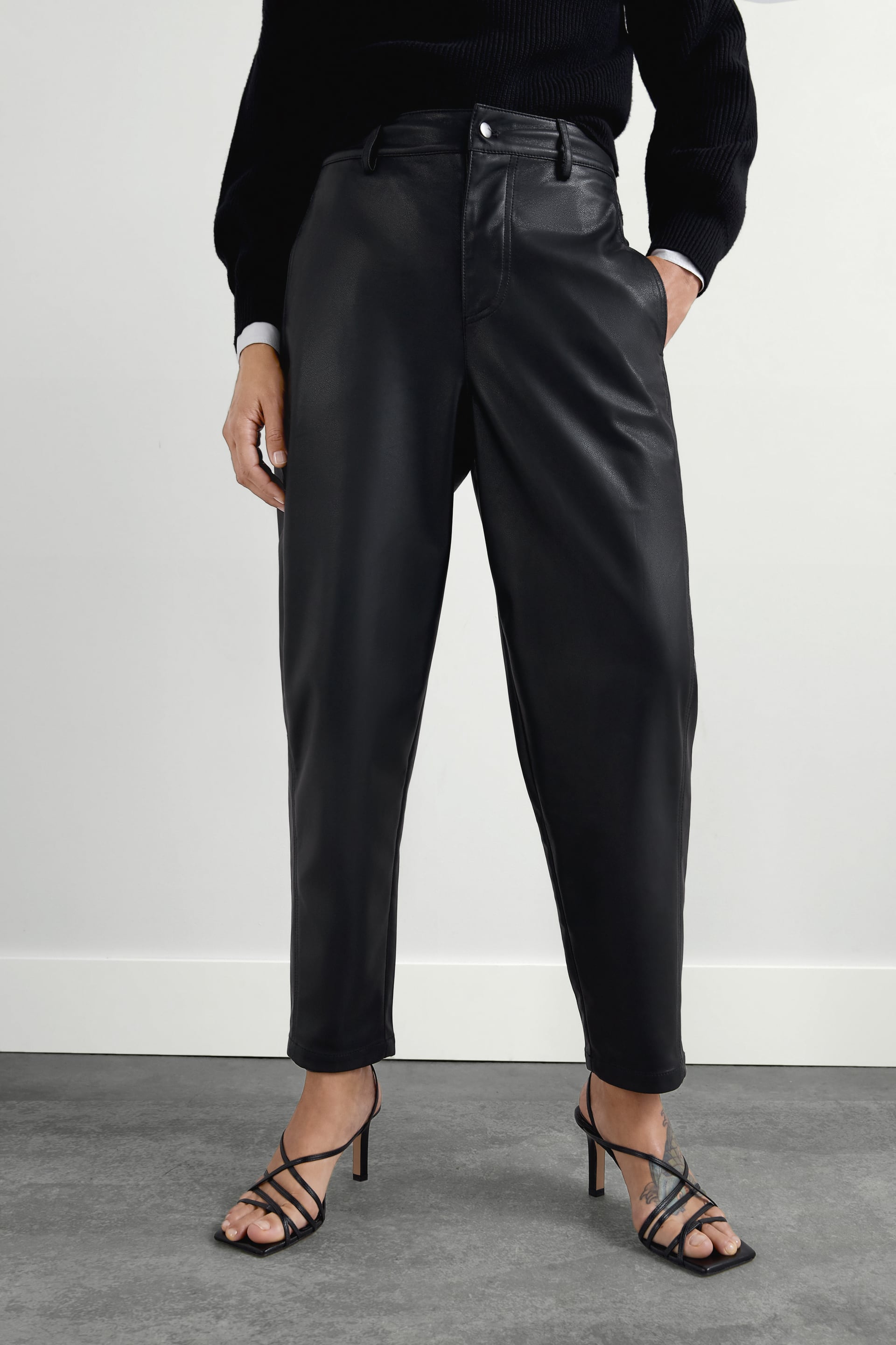 Zara Leather Trousers  Leather pants, Leather trousers, Pants for