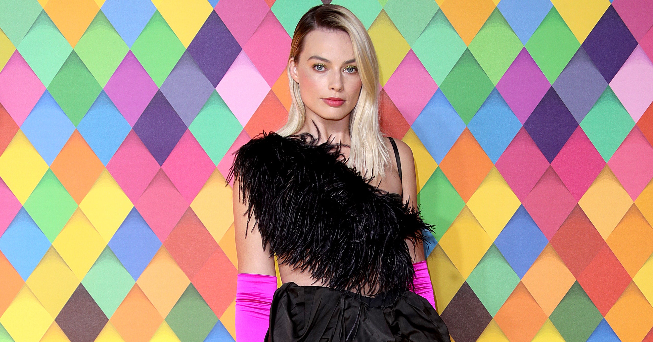 Margot Robbie Rocks Feathers For Birds Of Prey Premiere