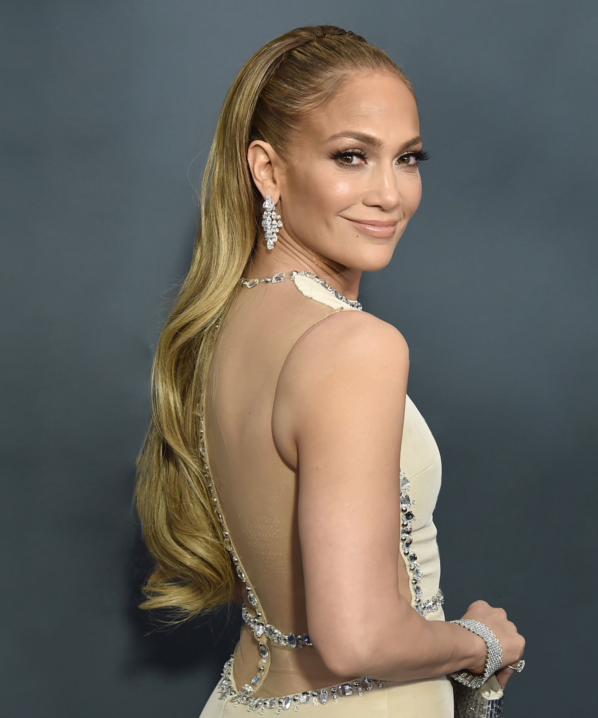 Jennifer Lopez Gets New Shorter Haircut For Super Bowl