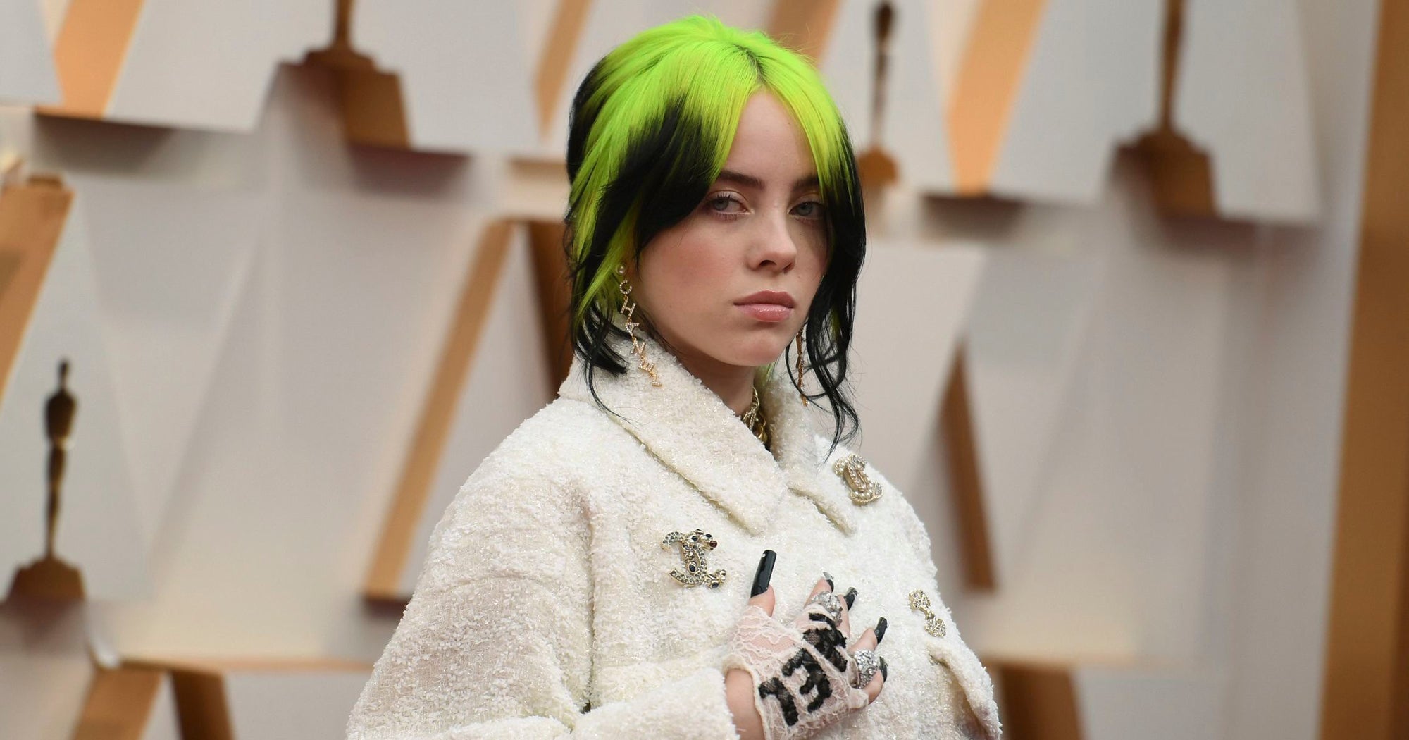 Billie Eilish Face During Oscars Has Twitter Confused 