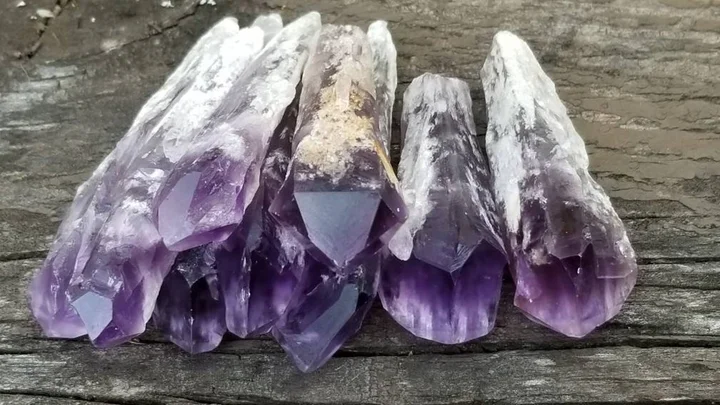 10 Healing Crystals for Stress & Anxiety Relief (+8 Essential Oils