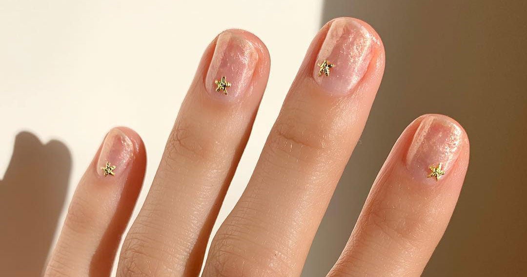 Review: Sasatinnie nail polishes - pearl and metallics