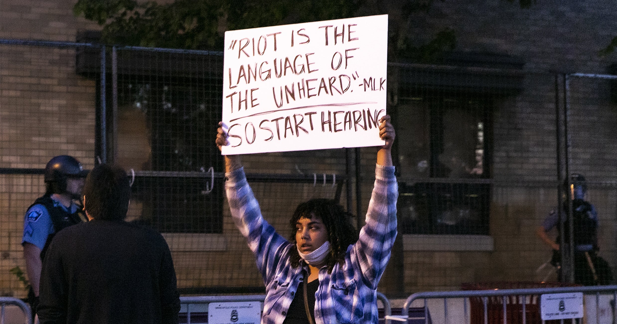 protests-dueling-demonstrations-turn-violent-in-downtown-portland